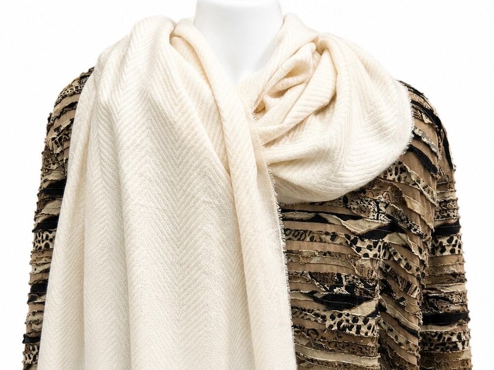 Vince Camuto Cream Herringbone Rectangle Scarf Fringe Neutral Classic 85” x 22”